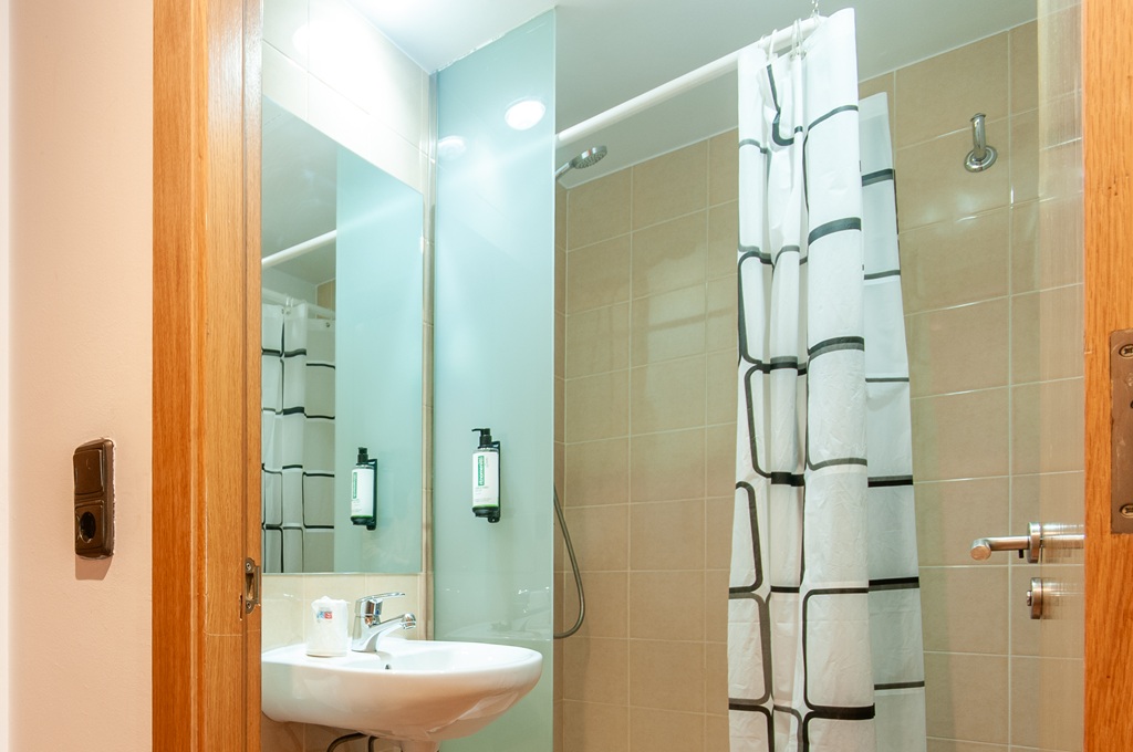 Ba&ntilde;o 2 D&uacute;plex 6 personas VM Molleres